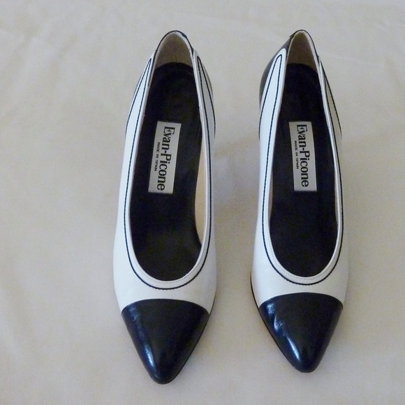 Vintage Evan Picone Navy and White Heels EUC - Picture 4 of 8
